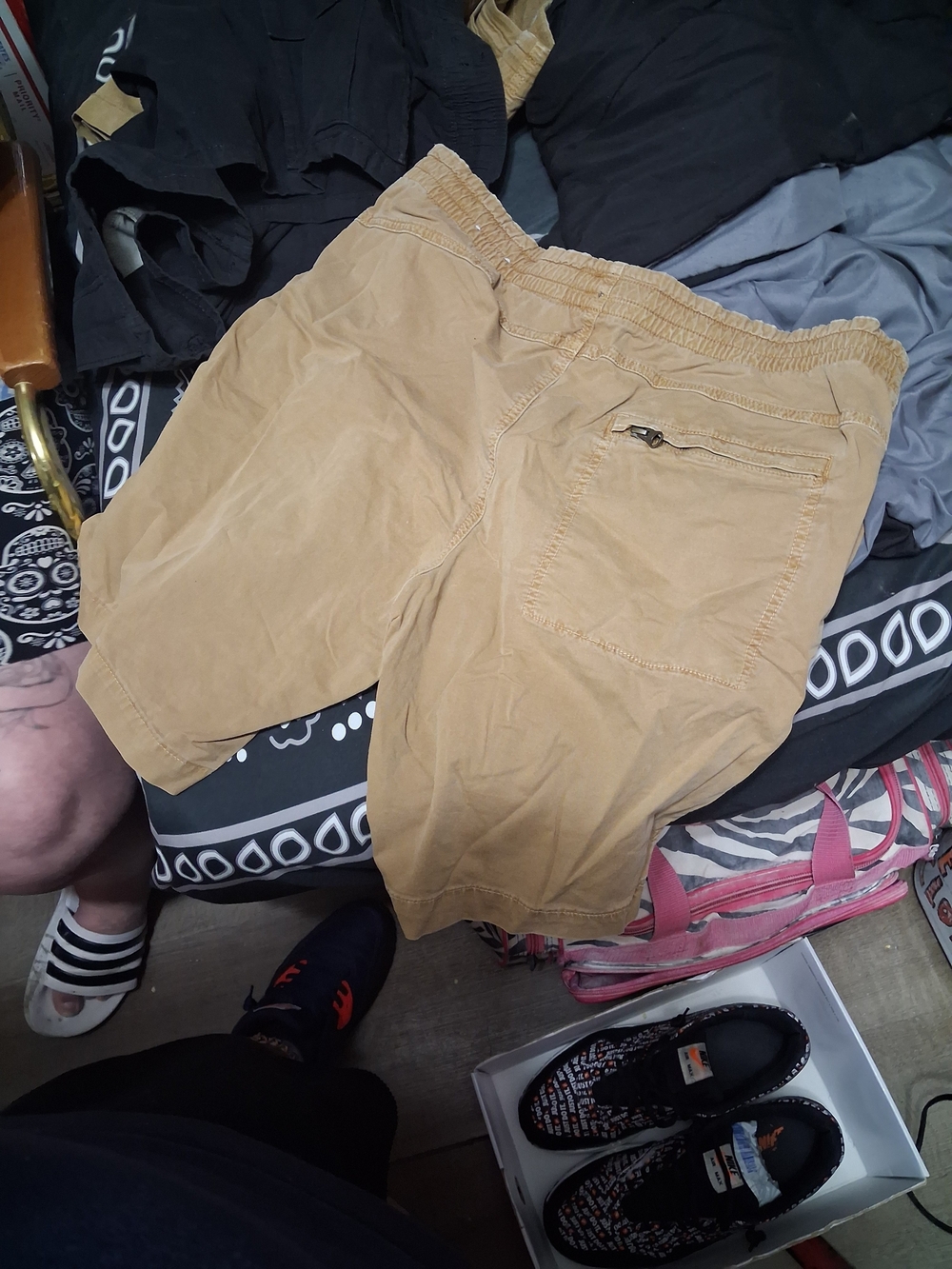 There Are Three Pairs Total Two Pairs American Eagle One Pair Hollister Men Xl